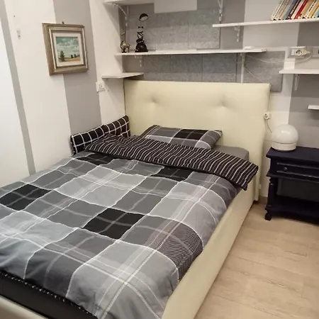 Aury House -viaplatani