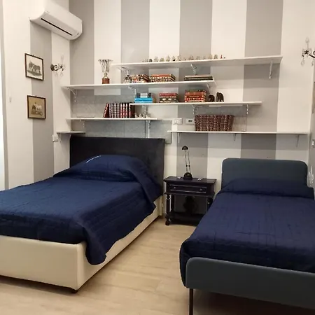Aury House -viaplatani